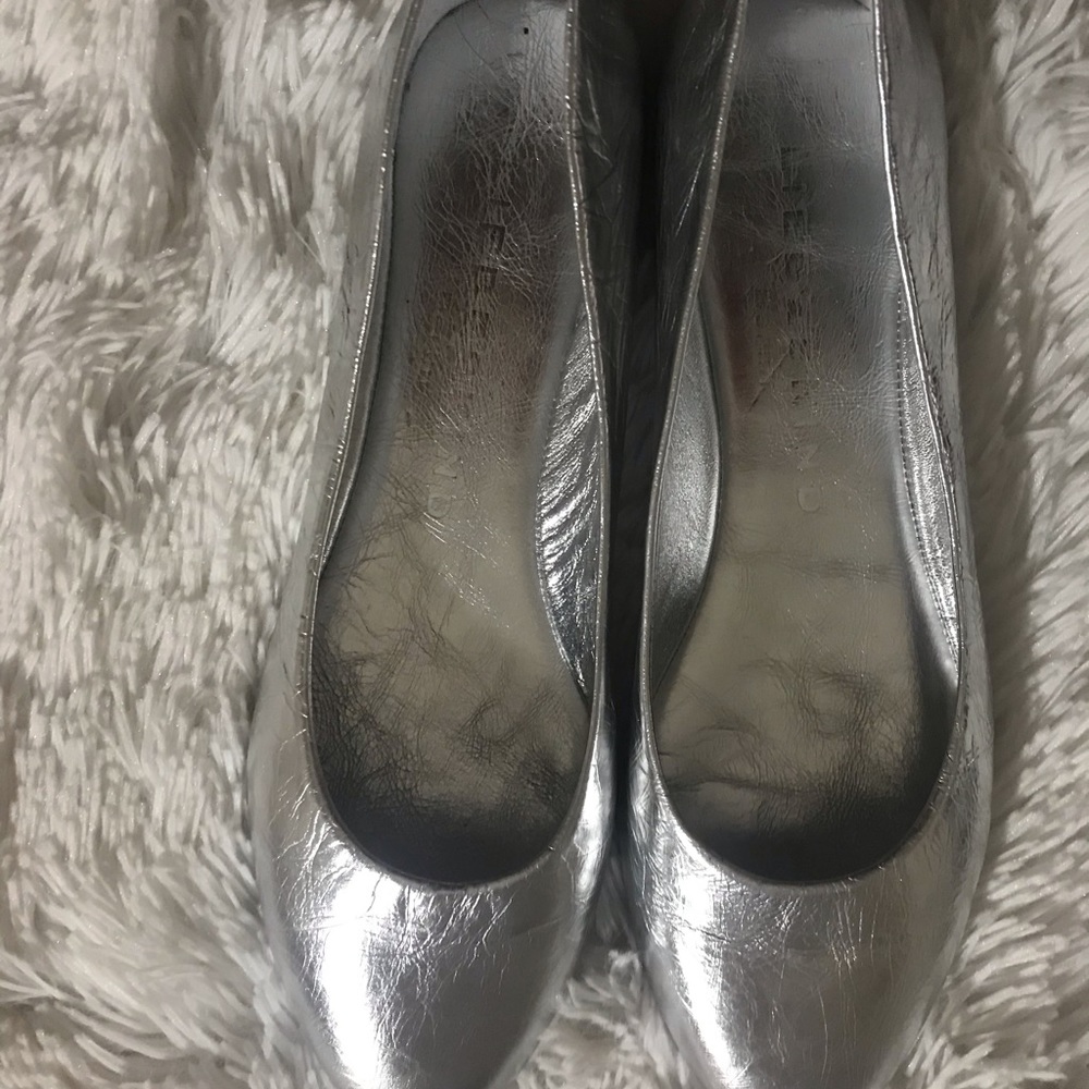 Shoes - Picture 2 of 4